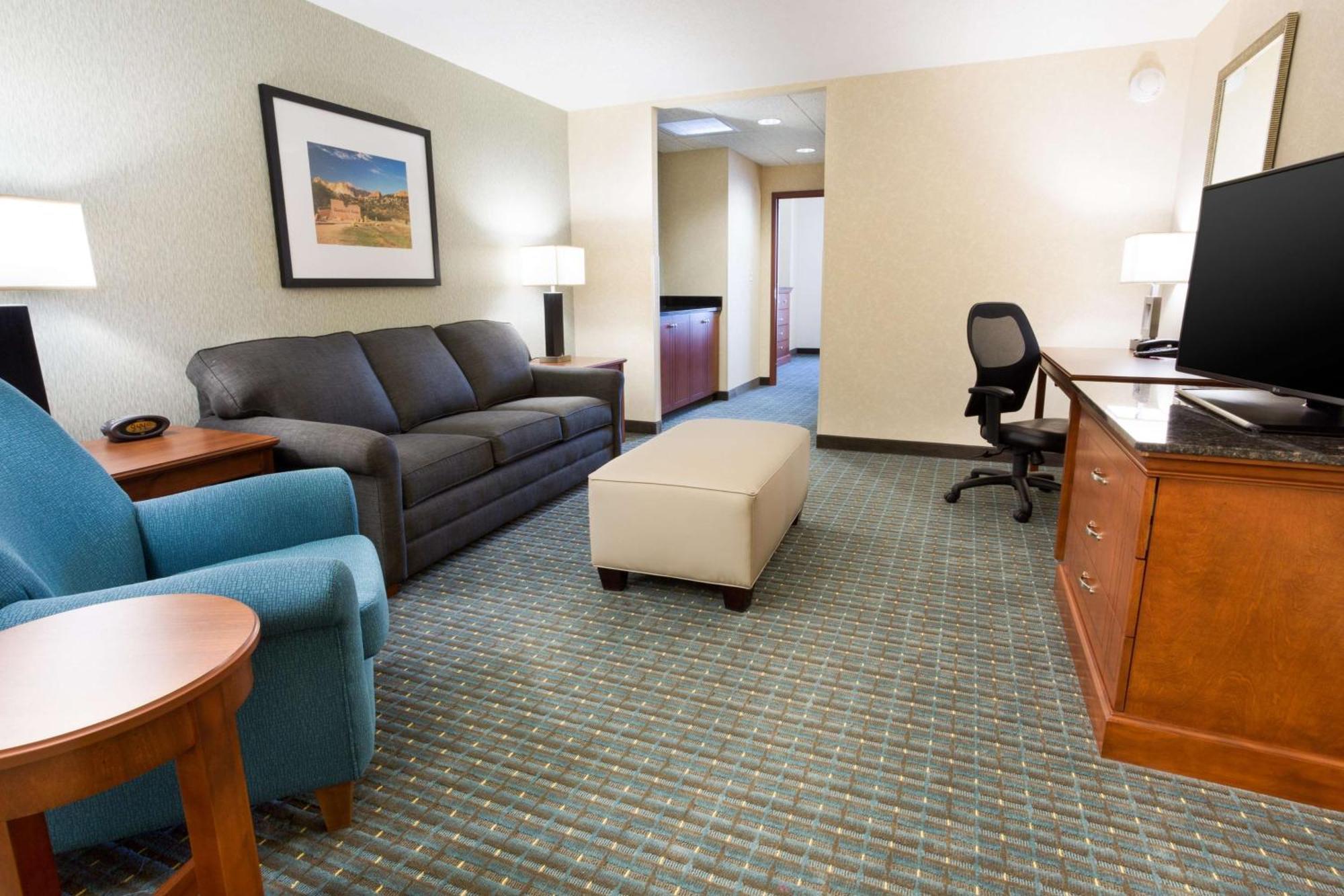 Drury Inn & Suites Colorado Springs Near The Air Force Academy Εξωτερικό φωτογραφία